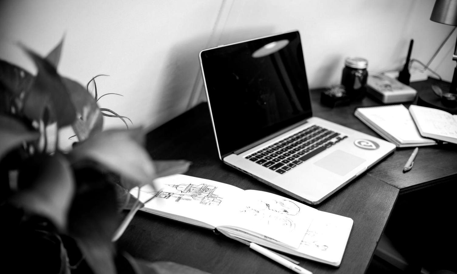 Session de formation en communication financière avec participants engagés